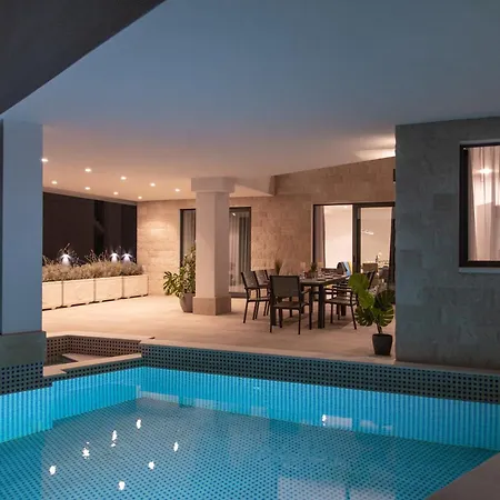 Luxury Close To The With Pool Abeona Trogir