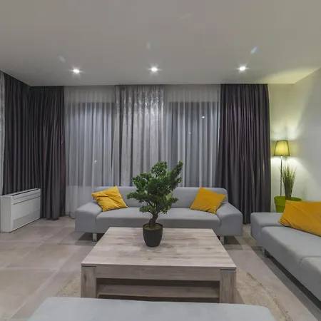 Villa Luxury Close To The With Pool Abeona