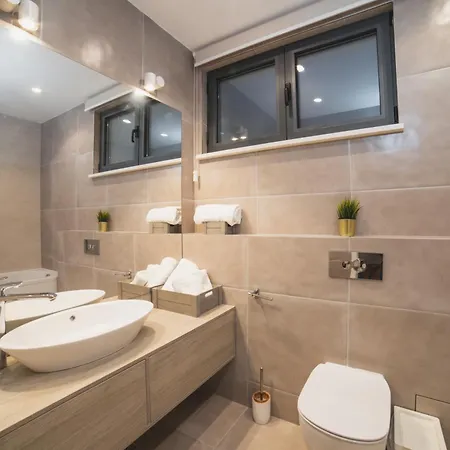 Luxury Close To The With Pool Abeona