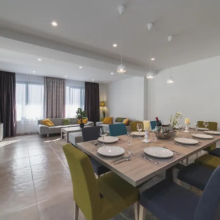 Villa Luxury Close To The With Pool Abeona