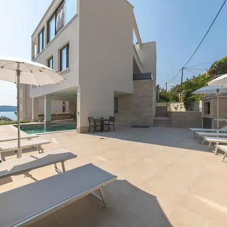 Luxury Close To The With Pool Abeona * Trogir